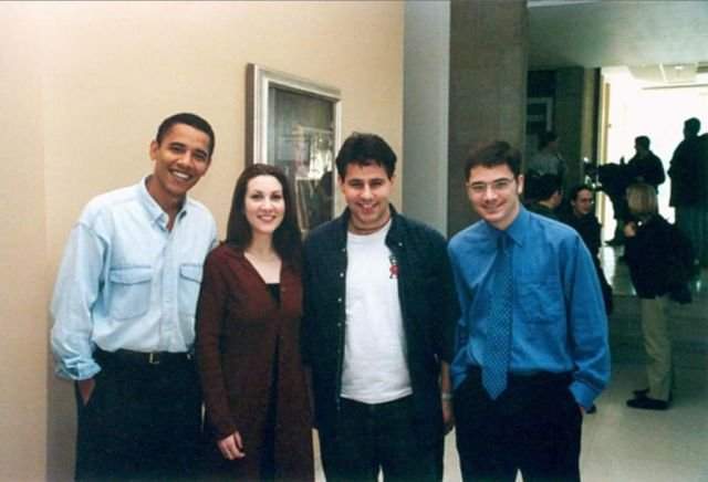 Профессор юриспруденции Чикагского университета Барак Хуссейн Обама с коллегами, 1995 год.