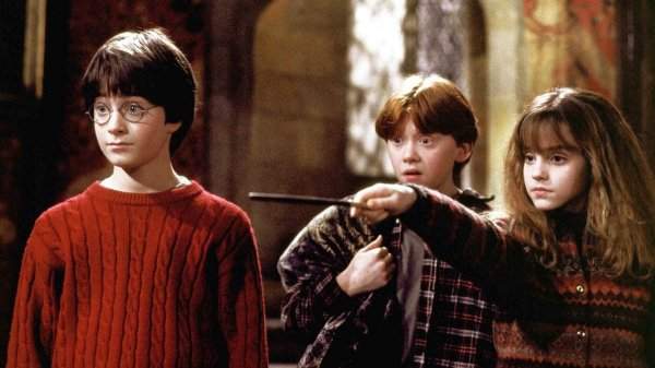 «Гарри Поттер и философский камень» Джоан Роулинг и одноимённая экранизация 2001 года