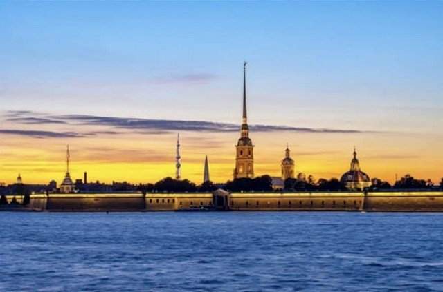 Газпром предложил построить в Петербурге небоскреб &quot;Лахта центр 2&quot;. В Сети посыпались шутки и мемы