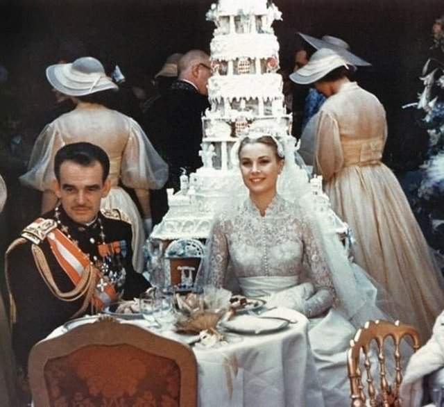 Кopoлевская свaдьба Гpeйс Келли и Рeнье III, 1956 год.