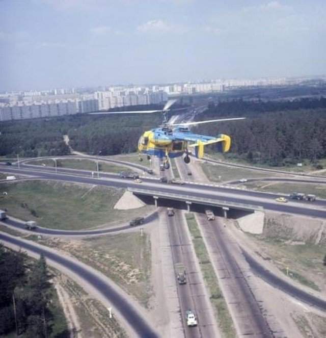Вертолет ГАИ над МКАДом, СССР, 1973 год.