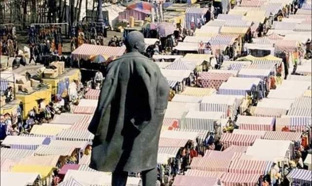 Ленин Рынок в Лужниках, 2000 год