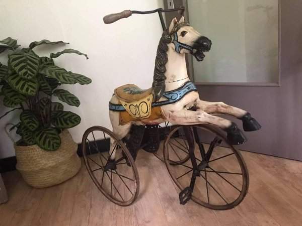 Нашёл этот изумительный велосипед в виде коня в онлайн-секонд-хенде