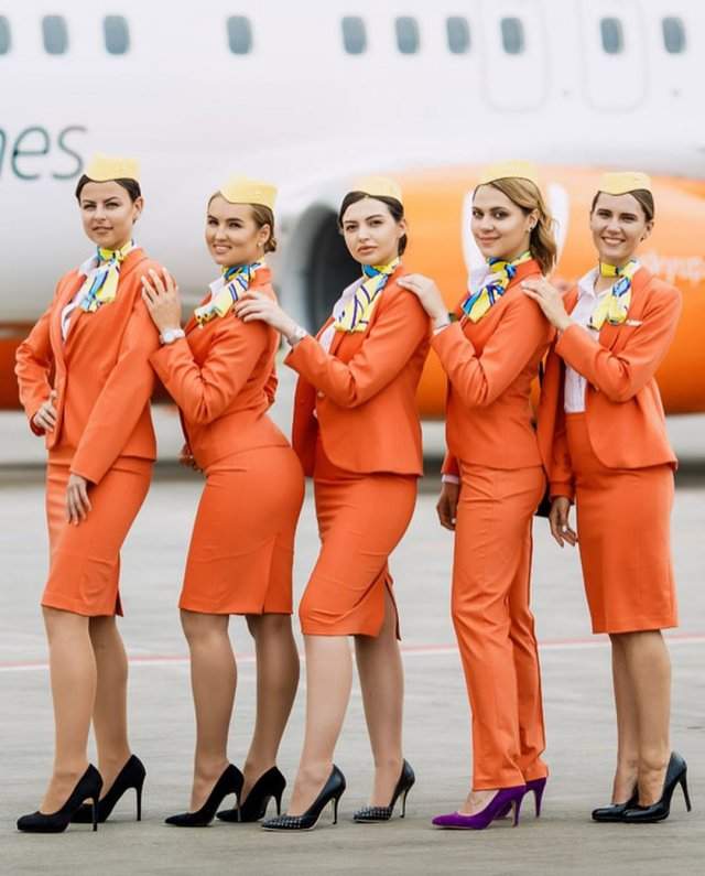 Украинский лоукостер SkyUp изменил форму стюардесс
