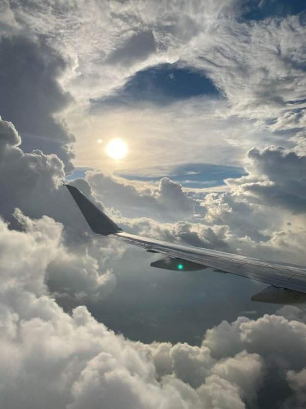 «Возможно, самая крутая фотография, какую я когда-либо делал из окна самолета»