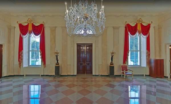 Входная дверь в Белый дом, вид изнутри
