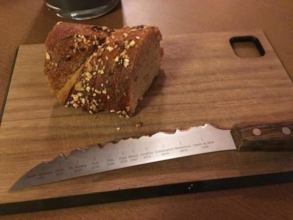 Нож с лезвием необычной формы