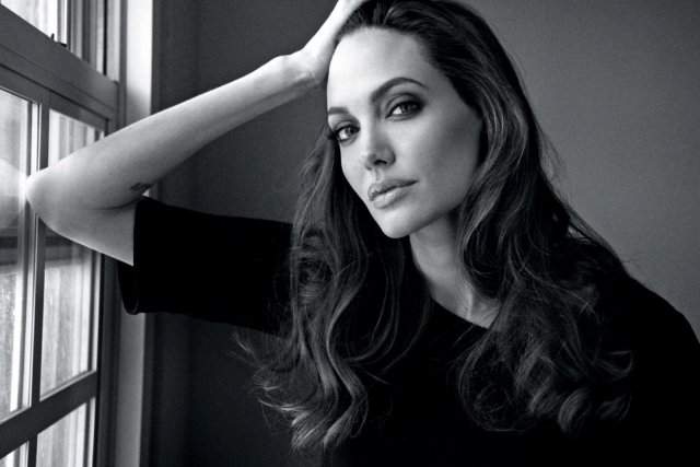 Анджелина Джоли завела инстаграм ради того, чтобы обратить внимание всего мира на Афганистан