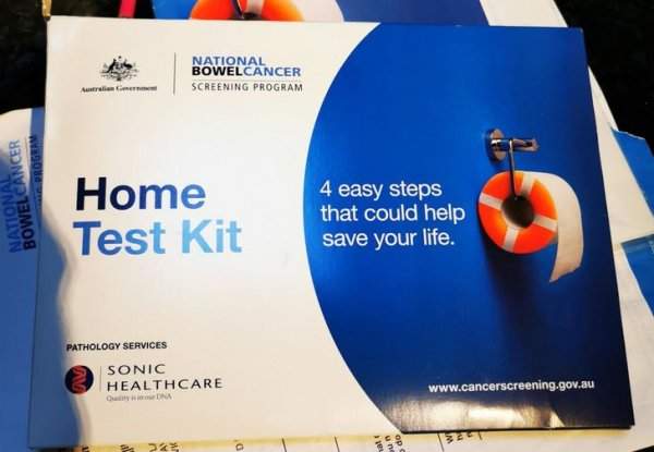 В Австралии, когда вам исполняется 50, государство присылает вам упаковку тестов на рак кишечника