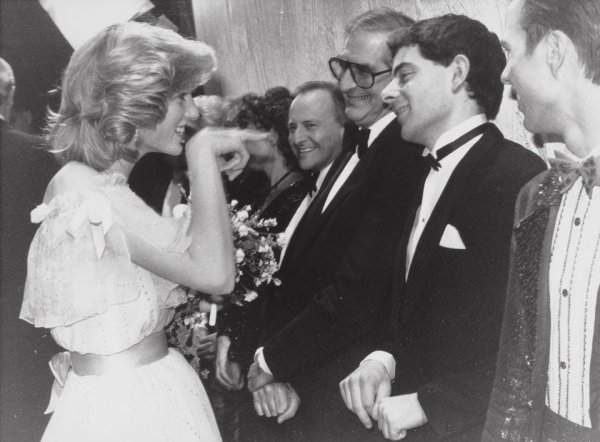 Принцесса Диана и комик Роуэн Аткинсон, 1984 год