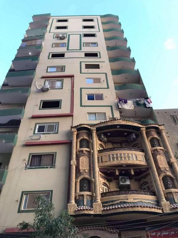 Жилой дом в Египте со специфическими балконами
