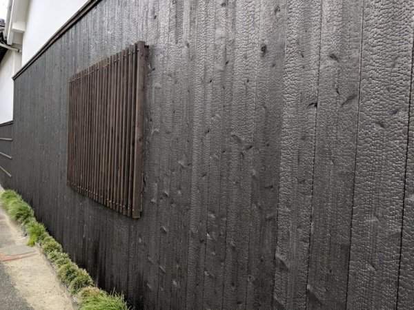 Так в Японии выглядит обычный забор дома