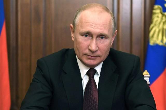 Путин объявил нерабочими днями неделю с 30 по 7 ноября включительно
