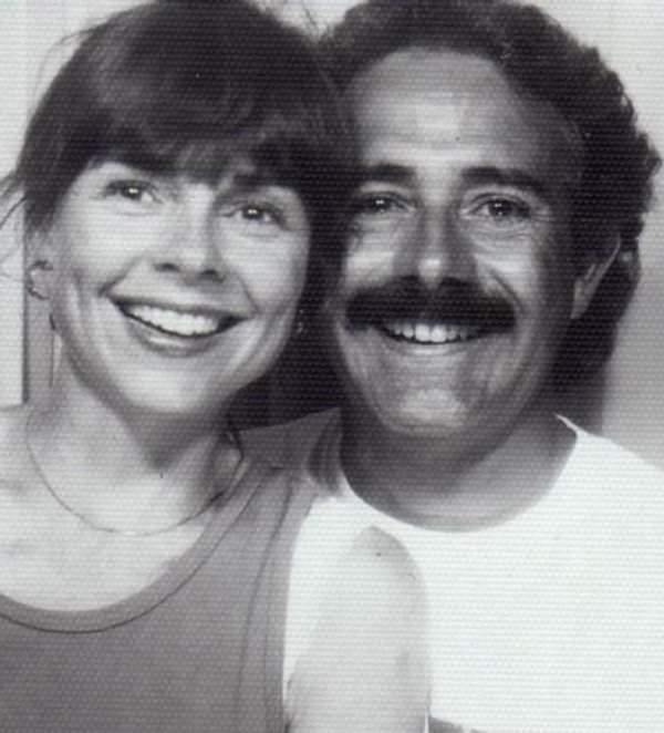 «Мы с мужем впервые в фотобудке, 1987 год»