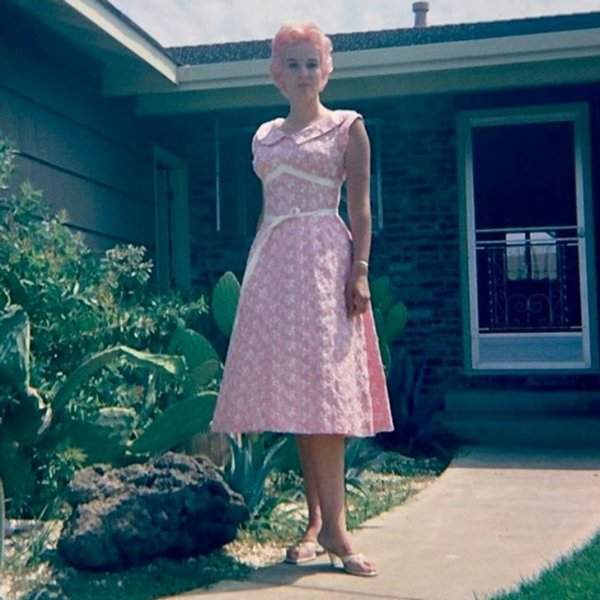 «Моя бабушка красила волосы в розовый цвет еще в 50-х»