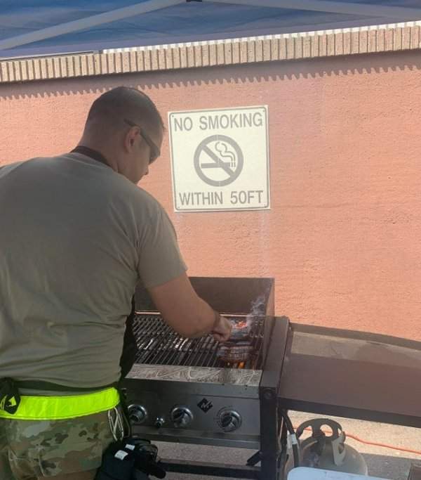 Курить запрещено, а вот жарить мясо — нет