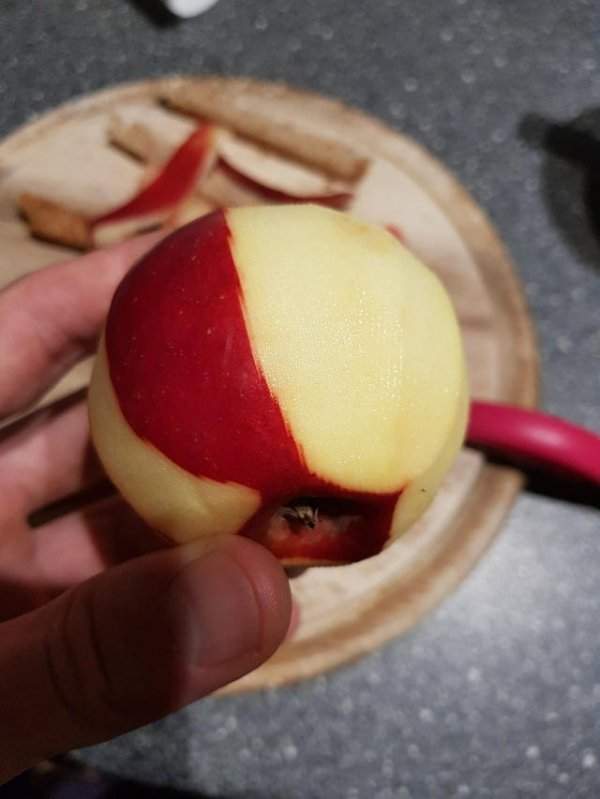 Я уже не уверен, что моё яблоко реальное