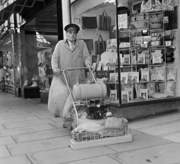 Уборщик улиц, 1963 год