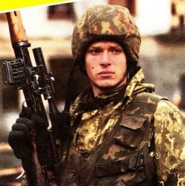 Снайпер МВД РФ в Грозном, январь 1995 года.