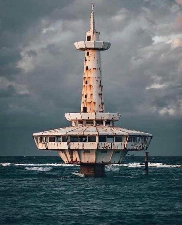 Заброшенная смотровая башня на Коралловом острове, Нассау, Багамы