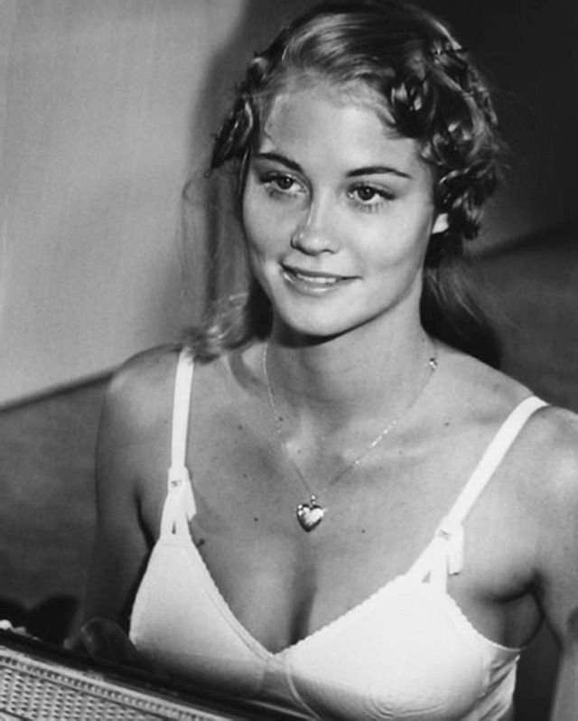 Сибилл Шeпeрд, американская актриса и модель. В 1968 году удостоилась титула «Модель года».