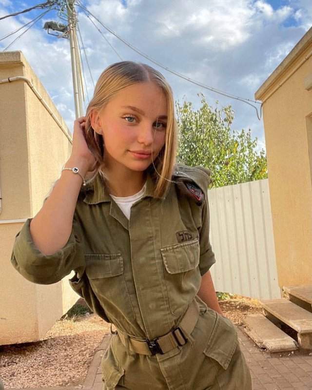 Девушки, служащие в Вооруженных силах Израиля