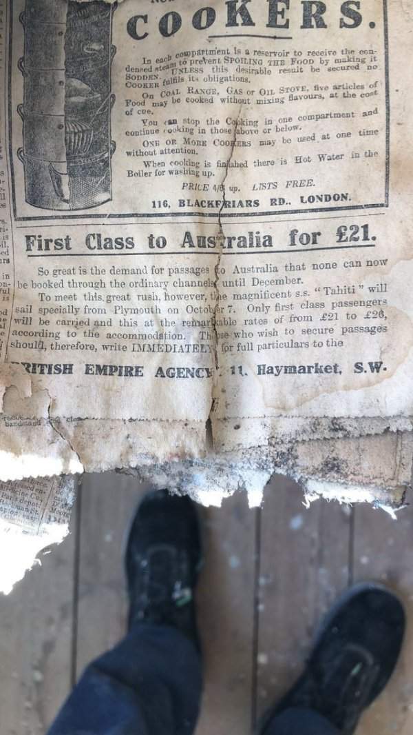 Под половицами лежала газета 1911 года