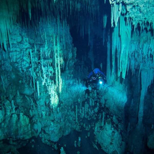Подводная пещера в Мексике