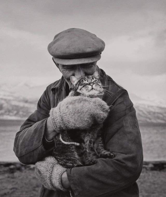 Рыбак и кот. Шиботн, Норвегия, 1967 год