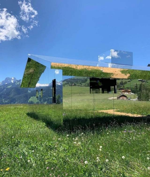 Дом-невидимка в Швейцарии