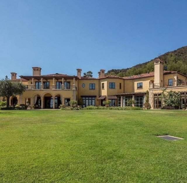 Рэпер Дрейк купил поместье Робби Уильямса в Беверли-Хиллз за 85 миллионов долларов
