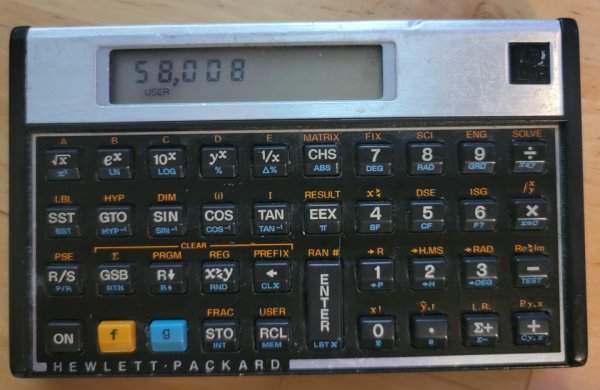 Всё ещё пользуюсь своим школьным калькулятором, которому уже лет 40