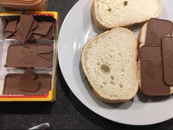 Популярной альтернативой Nutella в Дании являются тонкие ломтики шоколада