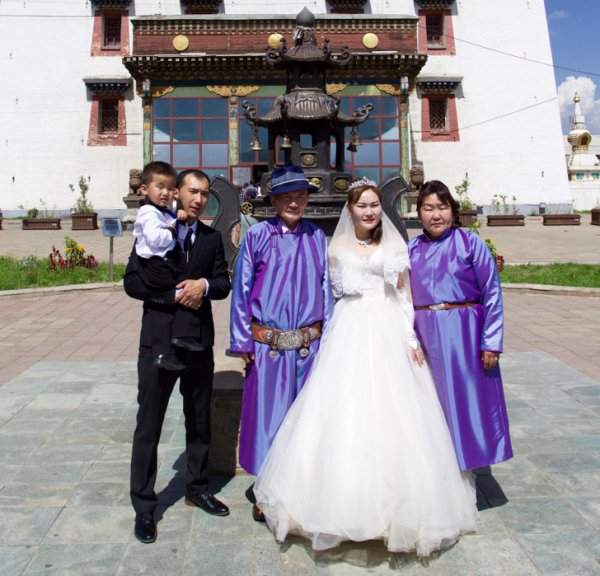 В Монголии всего один дворец бракосочетания, который регистрирует браки с 3 утра до 11 вечера