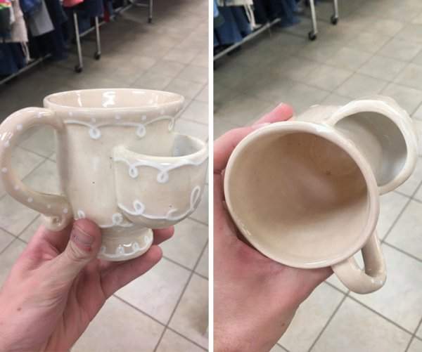 Что это за чашка с дополнительной чашкой меньшего размера сбоку?