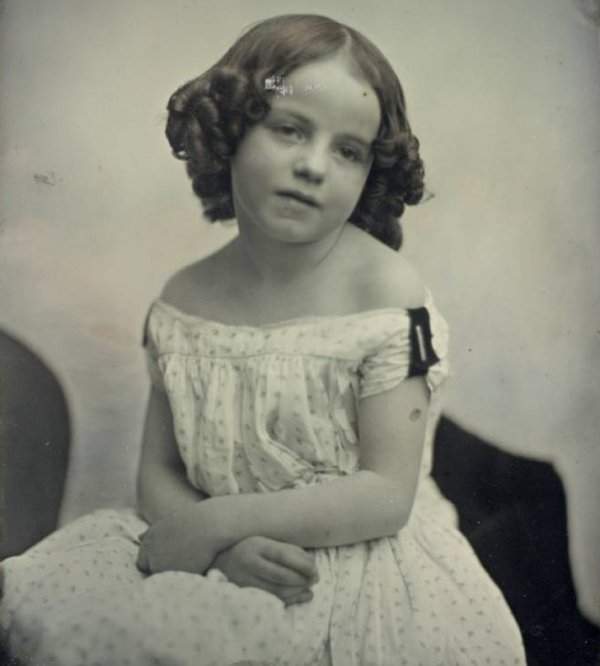 Неизвестная девочка была запечатлена около 1850 года