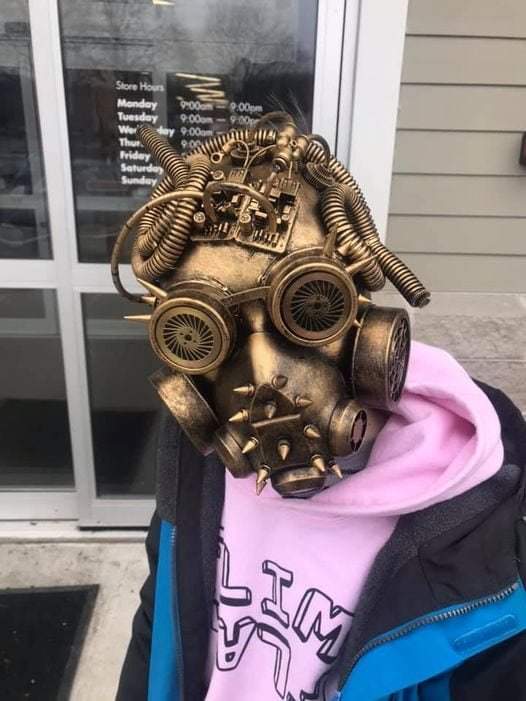 Эта маска сделана кем-то вручную