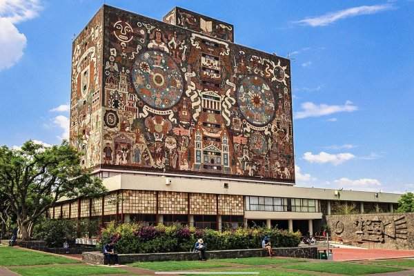 Здание Центральной библиотеки Национального университета Мексики