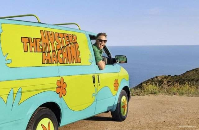 Актер из «Скуби-Ду» Мэттью Лиллард дает возможность арендовать фургон из легендарного фильма