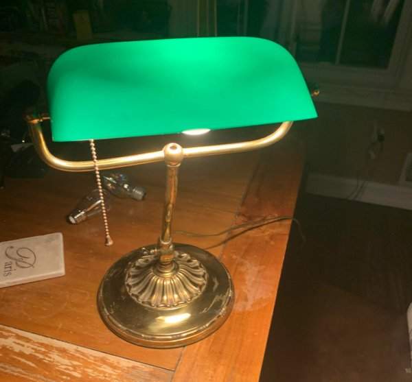 «Моей настольной лампе более 100 лет, и она прочна, как скала»