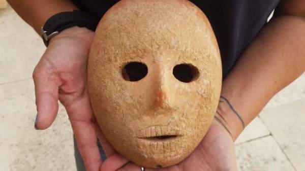 В Израиле нашли маску возрастом 9000 лет
