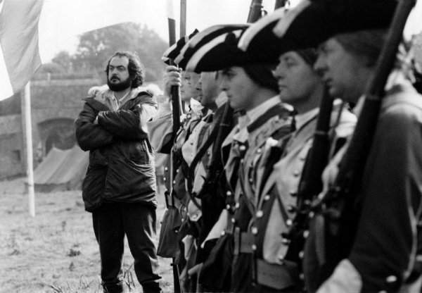 Кубрик руководит британскими солдатами 18 века на съёмках фильма «Барри Линдон» (1975)