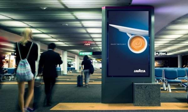 Реклама кофе Lavazza в аэропорту