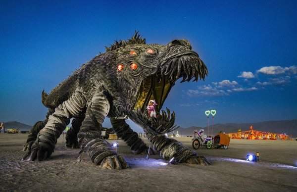 Подборка фотографий с фестиваля Burning Man-2022