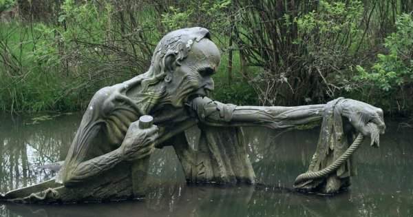 Скульптура из сада «Путь Виктории», Ирландия