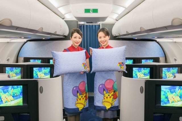 Китайский самолет в ливрее с покемонами