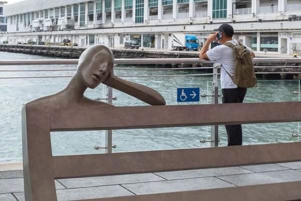 Эдас Вонг - фотограф из Гонконга, который мастерски подмечает забавные совпадения на улицах города