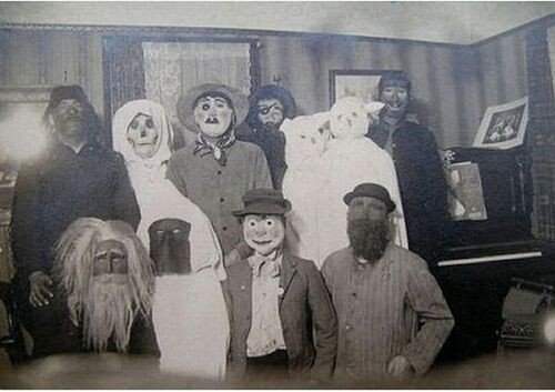 Жуткие костюмы на Хеллоуин из прошлого