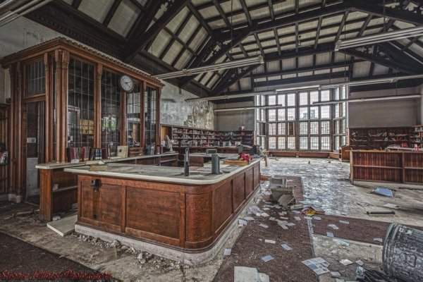 Опустевшая библиотека в Детройте