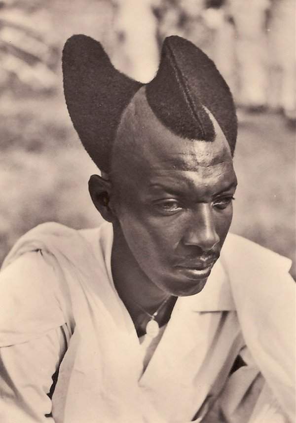 Традиционная руандийская причёска, 1923 год